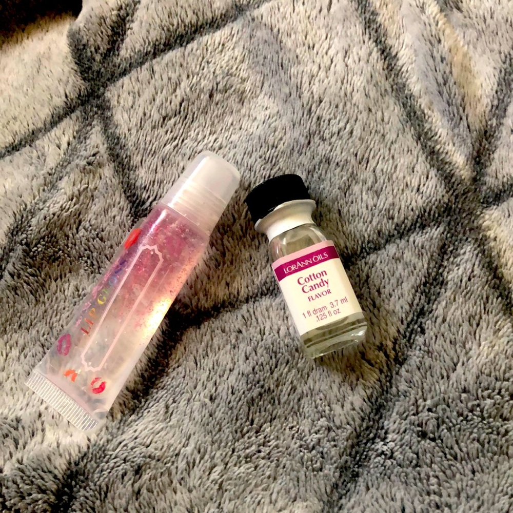 Lip gloss (LBL lip self owned lip gloss)